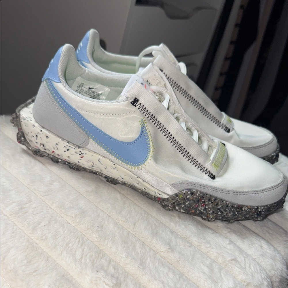 Nike Women's Waffle Racer Crater Shoes